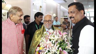Vice-Presidential Candidate & former Supreme Court Judge B Sudershan Reddy being Welcomed by MPs of Opposition Parties at Delhi airport in New Delhi on Tuesday. (HT PHOTO) Vice-Presidential Candidate & former Supreme Court Judge B Sudershan Reddy being Welcomed by MPs of Opposition Parties at Delhi airport in New Delhi on Tuesday. (HT PHOTO)