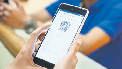 While users will not pay a fee for UPI transactions, some banks have already introduced charges for payment aggregators. (MINT) While users will not pay a fee for UPI transactions, some banks have already introduced charges for payment aggregators. (MINT)