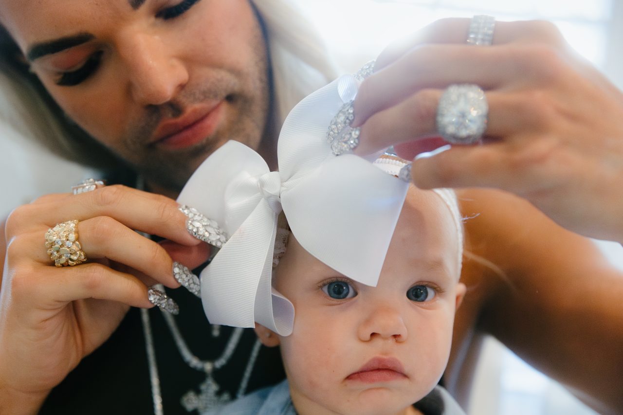 They Needed a Surrogate, So They Asked a Sibling to Do It They Needed a Surrogate, So They Asked a Sibling to Do It