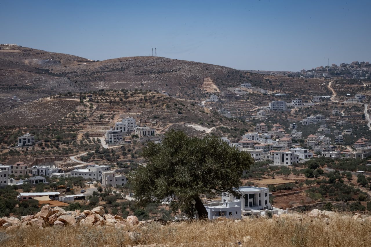 An Enclave of Americans Finds a Difficult New Reality in the West Bank An Enclave of Americans Finds a Difficult New Reality in the West Bank