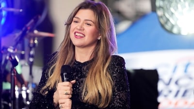 Kelly Clarkson is making a come back on The Voice. (Charles Sykes/Invision/AP)