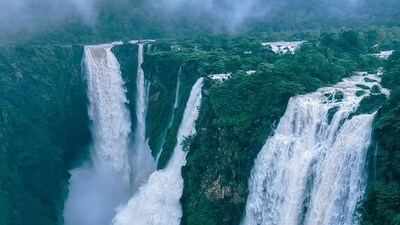 Karnataka's Jog Falls look magnificent this monsoon as water levels rise. (X) Karnataka's Jog Falls look magnificent this monsoon as water levels rise. (X)