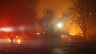 The Palisades fire caused massive damage and loss of life. Federal investigators are probing the cause, delaying the city’s report. (Getty Images via AFP) The Palisades fire caused massive damage and loss of life. Federal investigators are probing the cause, delaying the city’s report. (Getty Images via AFP)