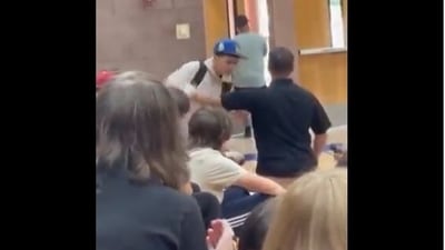 Screengrab from the viral video from Lincoln High School in California. (X/@brutalfightz2)