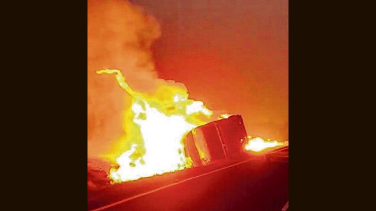 Patiala deputy commissioner (DC), on Wednesday, ordered an inquiry into a fire incident at a pressure cooker manufacturing factory in Patran, wherein a worker was killed and four others sustained burn injuries. (ANI File photo)