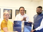 139 artworks by late artist Ravi Paranjape handed over to state