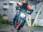 The KTM 160 Duke is available in india with 3 colour options, inlcuding Electric Orange, Atlantic Blue, and Silver Metallic Matte