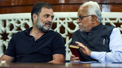 Lok Sabha LoP and party MP Rahul Gandhi in conversation during a discussion with INDIA bloc Vice-Presidential nominee and former Supreme Court judge B Sudershan Reddy at the Central Hall of Samvidhan Sadan in New Delhi on Wednesday. (ANI) Lok Sabha LoP and party MP Rahul Gandhi in conversation during a discussion with INDIA bloc Vice-Presidential nominee and former Supreme Court judge B Sudershan Reddy at the Central Hall of Samvidhan Sadan in New Delhi on Wednesday. (ANI)