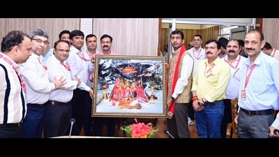 During his farewell address, Garg expressed gratitude to the officers and staff of the shrine board for their steadfast support and cooperation throughout his tenure. (HT Photo)