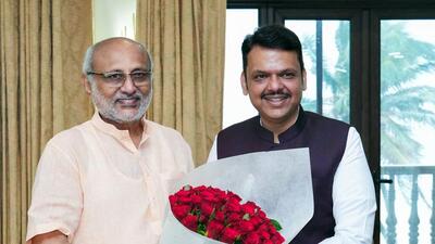 Mumbai, Aug 18 (ANI): Maharashtra Chief Minister Devendra Fadnavis extends his best wishes to state Governor C.P. Radhakrishnan as he departs for Delhi on being announced as the National Democratic Alliance (NDA) candidate for the post of Vice President, in Mumbai on Sunday. (@CMOMaharashtra X /ANI Photo) (@CMOMaharashtra X) Mumbai, Aug 18 (ANI): Maharashtra Chief Minister Devendra Fadnavis extends his best wishes to state Governor C.P. Radhakrishnan as he departs for Delhi on being announced as the National Democratic Alliance (NDA) candidate for the post of Vice President, in Mumbai on Sunday. (@CMOMaharashtra X /ANI Photo) (@CMOMaharashtra X)
