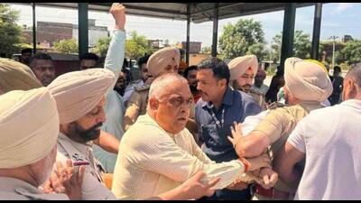 The row over Bharatiya Janata Party’s (BJP) outreach programme in Punjab escalated on Thursday, with police detaining nearly 500 saffron party leaders and workers to thwart their plan to hold “awareness camps” at 39 places in the state. The row over Bharatiya Janata Party’s (BJP) outreach programme in Punjab escalated on Thursday, with police detaining nearly 500 saffron party leaders and workers to thwart their plan to hold “awareness camps” at 39 places in the state.