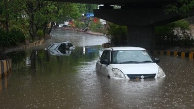 Monsoon flooding can be detrimental to your vehicles if not tackled well. (Hindustan Times) Monsoon flooding can be detrimental to your vehicles if not tackled well. (Hindustan Times)