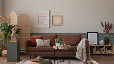 Layering the room with rugs and throws helps give the room a visual depth. (Shutterstock) Layering the room with rugs and throws helps give the room a visual depth. (Shutterstock)