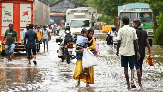 Mumbai rain highlights: IMD predicts light showers over some parts of Maharashtra on Thursday Mumbai rain highlights: IMD predicts light showers over some parts of Maharashtra on Thursday