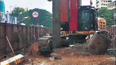 Pier construction begins for Versova-Bhayandar Coastal Road as BMC awaits final clearances Pier construction begins for Versova-Bhayandar Coastal Road as BMC awaits final clearances