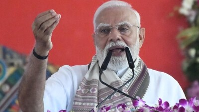 Prime Minister Narendra Modi addressing during a public meeting in Gaya (Santosh Kumar/ Hindustan Times)