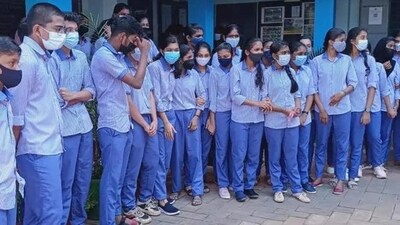 Uniforms not mandatory in schools on festivals, says Kerala Education Department Uniforms not mandatory in schools on festivals, says Kerala Education Department