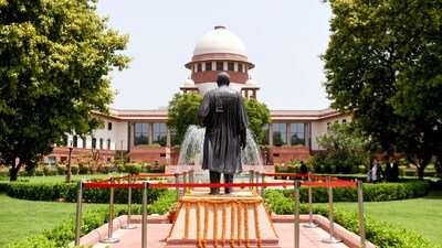The Supreme Court bench said everyone was expected to follow the law and asked the journalists to join the investigation. (ANI) The Supreme Court bench said everyone was expected to follow the law and asked the journalists to join the investigation. (ANI)