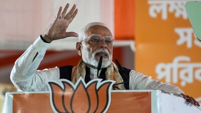 Kolkata: Prime Minister Narendra Modi addresses a public meeting, in Kolkata, Friday, Aug. 22, 2025. (PTI) Kolkata: Prime Minister Narendra Modi addresses a public meeting, in Kolkata, Friday, Aug. 22, 2025. (PTI)