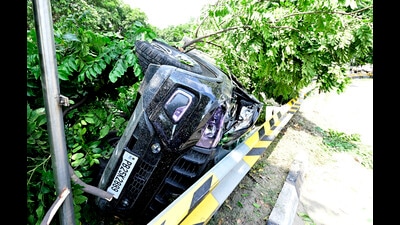 The car overturned after the driver failed to navigate the deadly S-curve near the Sohana gurdwara on Airport Road around 3 am on Friday. (Ravi Kumar/HT) The car overturned after the driver failed to navigate the deadly S-curve near the Sohana gurdwara on Airport Road around 3 am on Friday. (Ravi Kumar/HT)