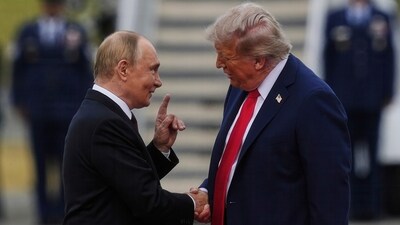 President Donald Trump greets Russia's President Vladimir Putin on the tarmac at Joint Base Elmendorf-Richardson in Anchorage, Alaska, Aug. 15, 2025. (AP Photo/Julia Demaree Nikhinson) (AP) President Donald Trump greets Russia's President Vladimir Putin on the tarmac at Joint Base Elmendorf-Richardson in Anchorage, Alaska, Aug. 15, 2025. (AP Photo/Julia Demaree Nikhinson) (AP)