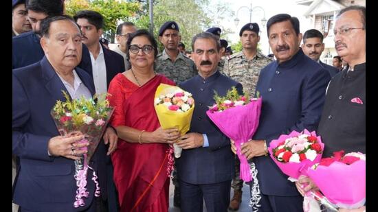 Himachal Pradesh chief minister Sukhvinder Singh Sukhu and Congress state incharge Rajani Patil during launch of “Vote Chor, Kursi Chod” campaign at state Congress office on Friday. (Deepak Sansta/HT)