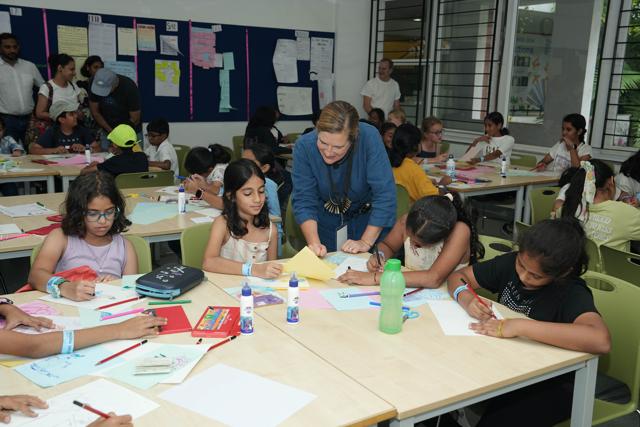 Blackall interacting with children at the Neev Literature Festival in Bengaluru (Neev Literature Festival)
