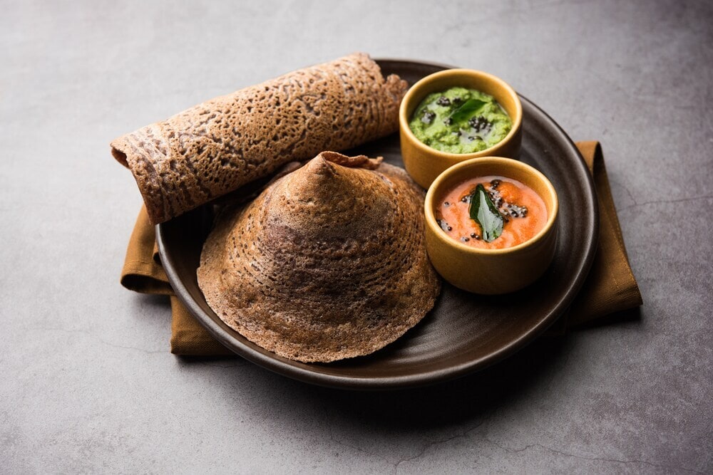 Instead of refined flours and grains, choose whole grains like millets to make your favourite Indian dishes, such as dosa. Small switches like this will help to keep your cholestrol in check. (Shutterstock) Instead of refined flours and grains, choose whole grains like millets to make your favourite Indian dishes, such as dosa. Small switches like this will help to keep your cholestrol in check. (Shutterstock)