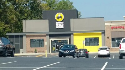 Buffalo Wild Wings outlet in Milledgeville, Georgia (X) Buffalo Wild Wings outlet in Milledgeville, Georgia (X)
