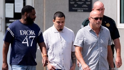 Kilmar Abrego Garcia walks after he has been released from the Putnam County Jail in Cookeville, Tennessee, U.S., August 22, 2025.  REUTERS/Seth Herald (REUTERS)
