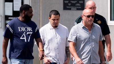 Kilmar Abrego Garcia walks after he has been released from the Putnam County Jail in Cookeville, Tennessee, U.S., August 22, 2025. (REUTERS)