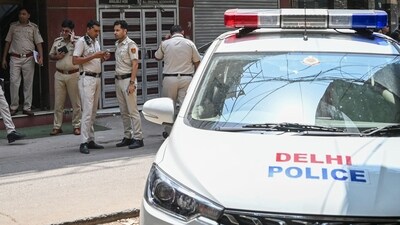 Man and woman posing as TV serial makers held for cheating aspiring actors (Hindustan Times File) Man and woman posing as TV serial makers held for cheating aspiring actors (Hindustan Times File)