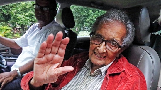 According to Amartya Sen, who won the Nobel Prize in Economics in 1998, many people in India don't have documents. (ANI)