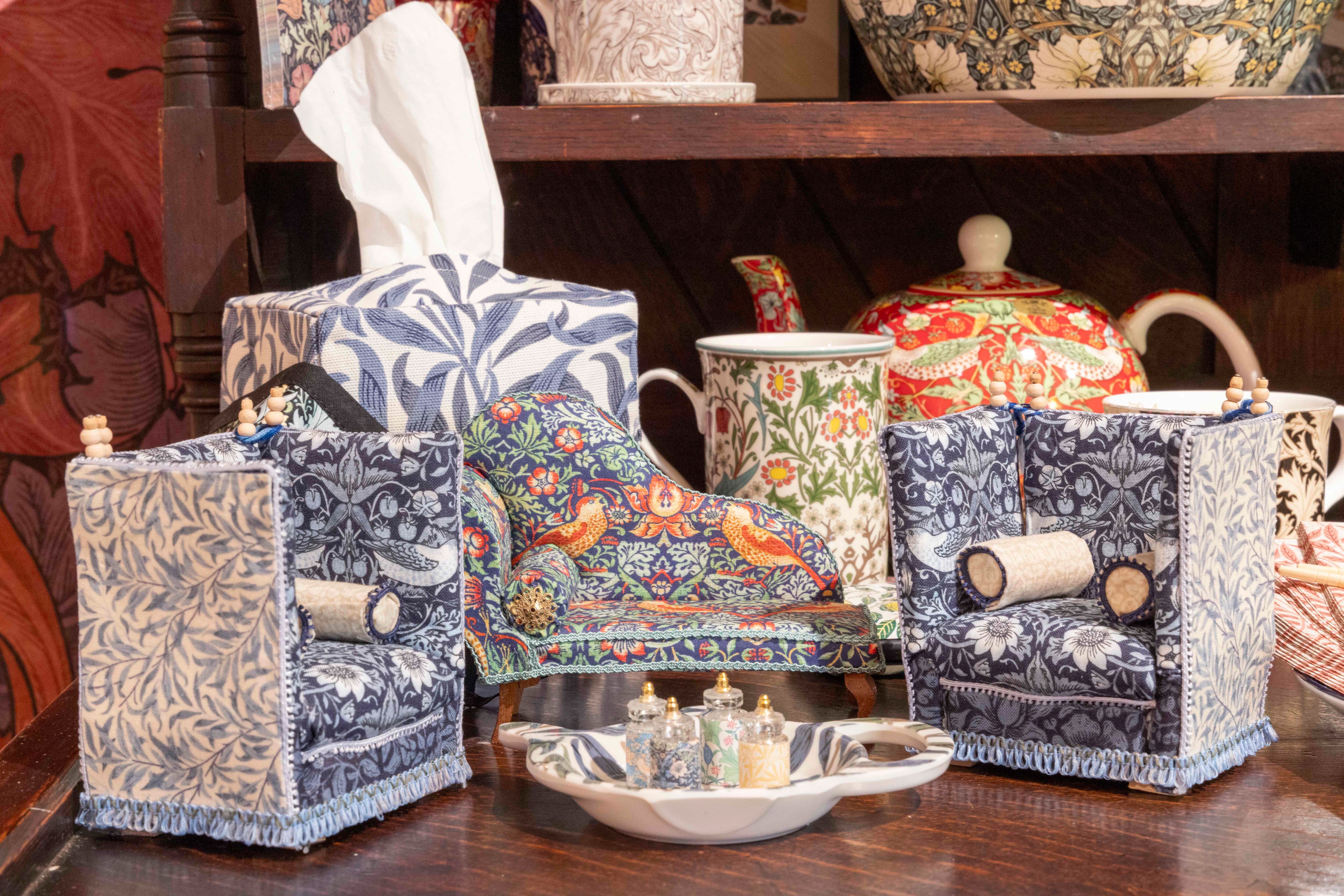 . (William Morris Gallery) . (William Morris Gallery)