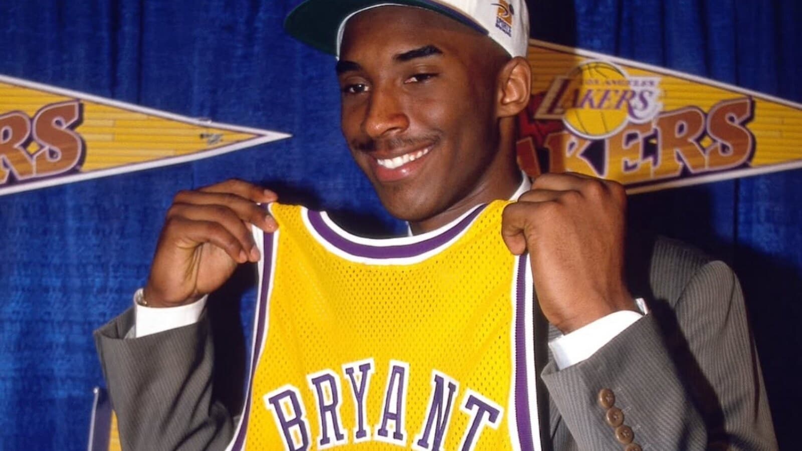 Kobe Bryant's perspective on greatness emphasizes the importance of inspiring others over personal achievements. (X/@kobehighlight)