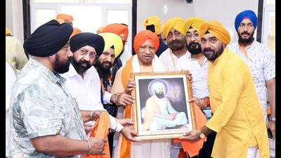 Chief minister Yogi Adityanath at Gurdwara Sri Guru Singh Sabha in Paidleganj, Gorakhpur. (Sourced)