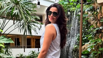 Daisy Shah talks about Kannada films' navel obsession. Daisy Shah talks about Kannada films' navel obsession.