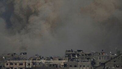 Smoke rises to the sky following an Israeli military strike in Gaza City, Sunday, August 24, 2025. (AP) Smoke rises to the sky following an Israeli military strike in Gaza City, Sunday, August 24, 2025. (AP)