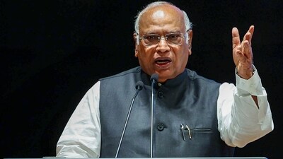 Congress President Mallikarjun Kharge addresses a meeting at Indira Bhawan, in New Delhi. Congress President Mallikarjun Kharge addresses a meeting at Indira Bhawan, in New Delhi.