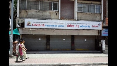The case involves Bapu Komkar (49), who underwent a liver transplant surgery at Sahyadri’s Deccan branch on August 15. His wife Kamini Komkar (46) was the live donor. (HT) The case involves Bapu Komkar (49), who underwent a liver transplant surgery at Sahyadri’s Deccan branch on August 15. His wife Kamini Komkar (46) was the live donor. (HT)