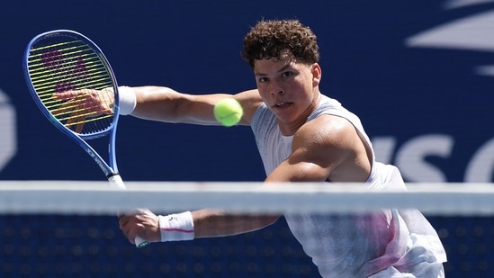 Ben Shelton of the United States won the first round of the US Open against Ignacio Buse 6-3, 6-2, 6-4 (Getty Images via AFP)