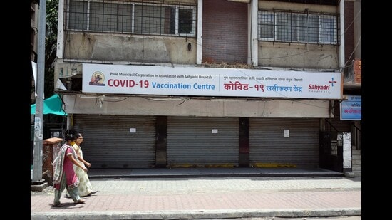 The case involves Bapu Komkar (49), who underwent a liver transplant surgery at Sahyadri’s Deccan branch on August 15. His wife Kamini Komkar (46) was the live donor. (HT)
