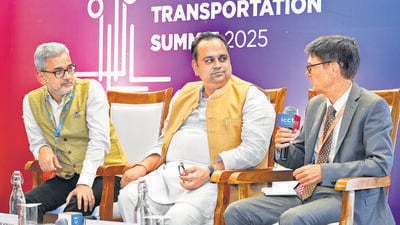 (From left) Amit Bhatt, ICCT’s managing director for India, Delhi transport minister Pankaj Kumar Singh, and Audun Garberg, vice director and head of the climate department, Oslo. (HT Photo)