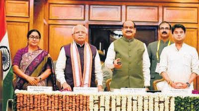 (From left) Chief minister Rekha Gupta, Union minister Manohar Lal Khattar, Lok Sabha speaker Om Birla, Union minister Jyotiraditya Scindia, and Delhi assembly speaker Vijender Gupta, at the Delhi Assembly on Monday. (Raj K Raj/HT photo) (From left) Chief minister Rekha Gupta, Union minister Manohar Lal Khattar, Lok Sabha speaker Om Birla, Union minister Jyotiraditya Scindia, and Delhi assembly speaker Vijender Gupta, at the Delhi Assembly on Monday. (Raj K Raj/HT photo)