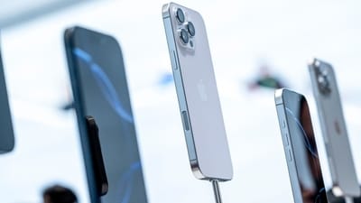 iPhone 16 series could support up to 25W wireless charging from third-party MagSafe chargers. (Bloomberg)