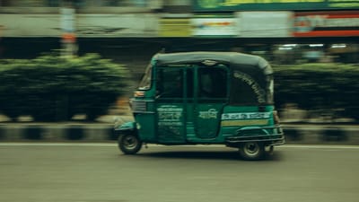 A viral Reddit post captured a passenger’s moving encounter with an auto driver who works 14–16 hours daily to support his daughters. (Unsplash/Representational Image) A viral Reddit post captured a passenger’s moving encounter with an auto driver who works 14–16 hours daily to support his daughters. (Unsplash/Representational Image)