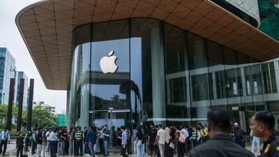 Apple opts to have official retail stores in Mumbai, Delhi, Bengaluru and Pune with no official plans for other metro cities such as Chennai, Kolkata and Hyderabad. (Dhiraj Singh/Bloomberg)