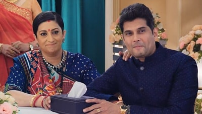Smriti Irani and Amar Upadhyay in Kyunki Saas Bhi Kabhi Bahu Thi Smriti Irani and Amar Upadhyay in Kyunki Saas Bhi Kabhi Bahu Thi
