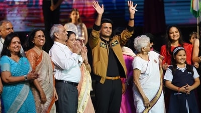 Group captain Shubhanshu Shukla reached his alma mater in Lucknow along with his family to be welcomed after Axiom mission. (Deepak Gupta/ Hindustan Times) Group captain Shubhanshu Shukla reached his alma mater in Lucknow along with his family to be welcomed after Axiom mission. (Deepak Gupta/ Hindustan Times)