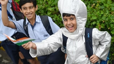 Students greeting Shubhanshu Shukla came in vibrant astronaut costumes representing space missions and celestial objects. (Deepak Gupta/ Hindustan Times) Students greeting Shubhanshu Shukla came in vibrant astronaut costumes representing space missions and celestial objects. (Deepak Gupta/ Hindustan Times)